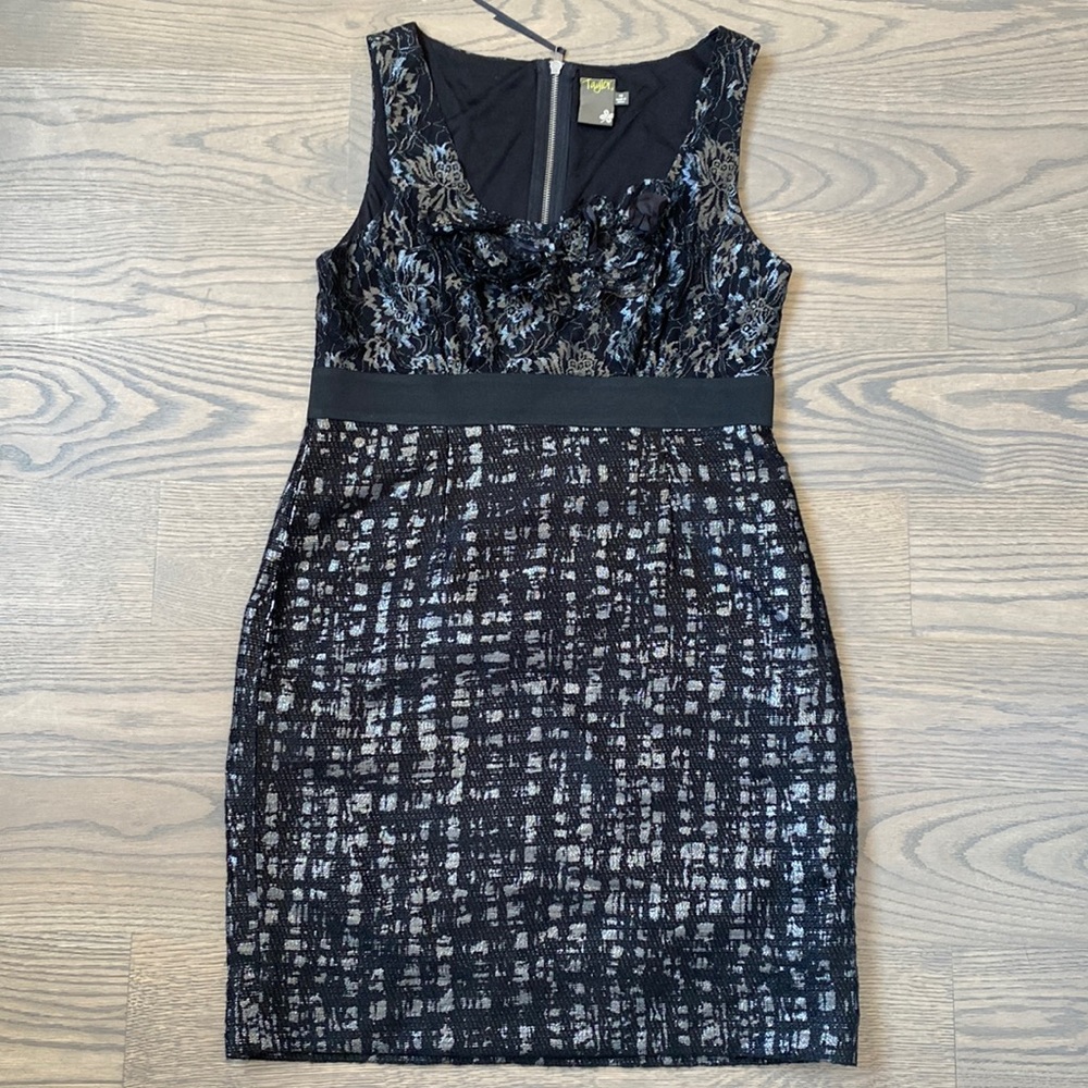 Really beautiful and delicate black dress